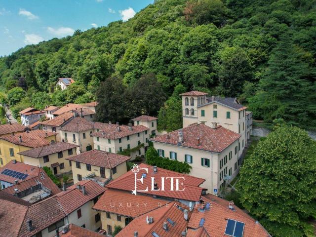 Villa in vendita a Castello Cabiaglio VA