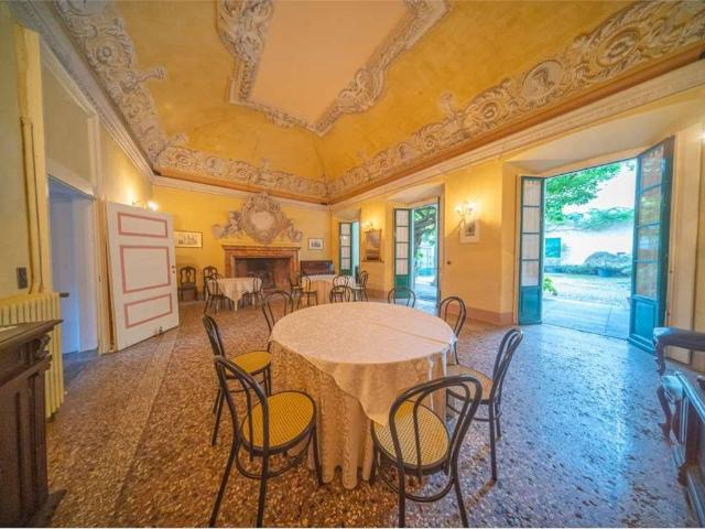 Villa in vendita a Castello Cabiaglio VA