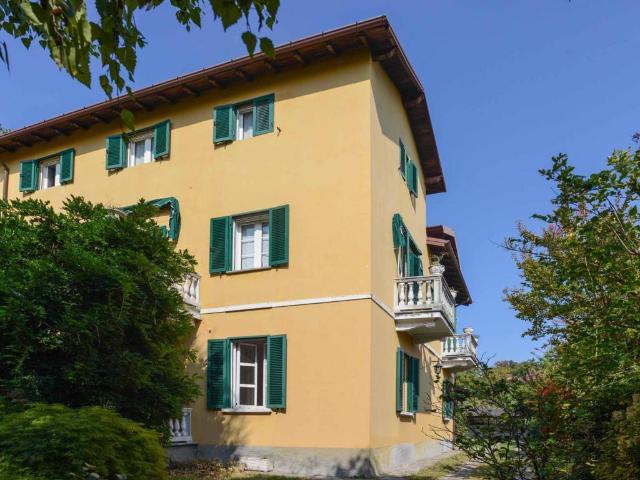 Villa in vendita a Castello Cabiaglio VA