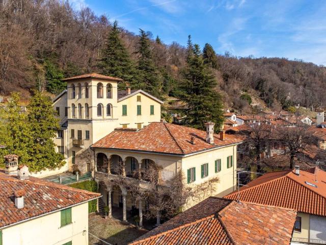 Villa in vendita a Castello Cabiaglio VA