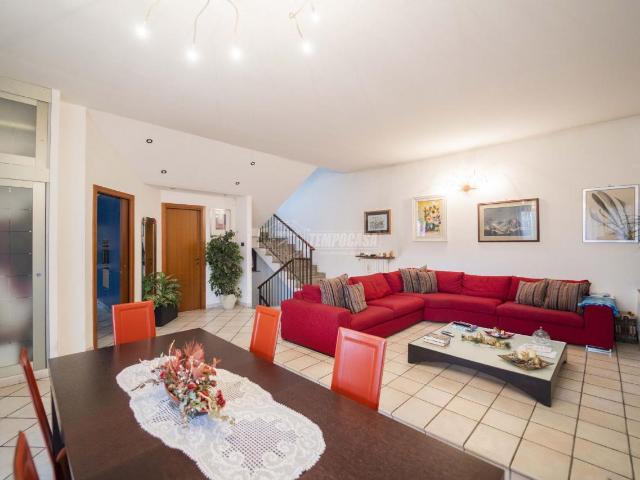 Villa in vendita a Castello D'Agogna