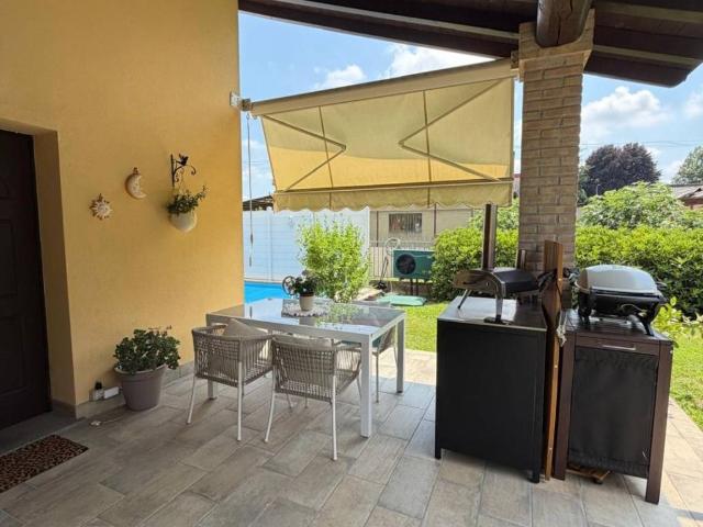 Villa in vendita a Castello d'Agogna PV