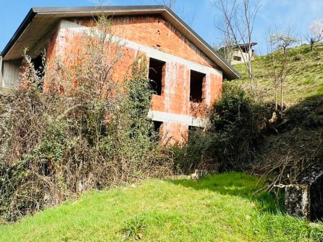 Villa in vendita a Castello di Brianza LC