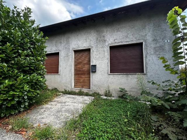 Villa in vendita a Castello di Brianza LC