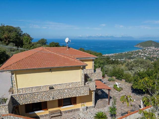 Villa in vendita a Castellabate SA