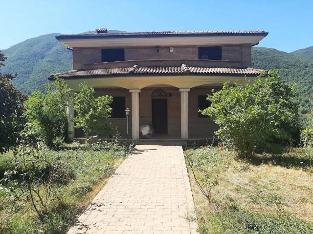 Villa in vendita a Castellafiume AQ
