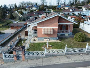 Villa in vendita a Castell'Alfero AT