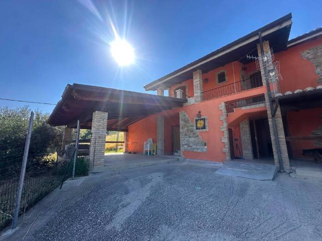 Villa in vendita a Castellalto TE