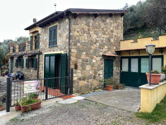 Villa in vendita a Castellaro IM