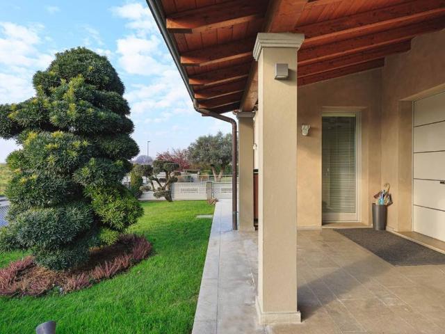 Villa in vendita a Carpaneto Piacentino PC