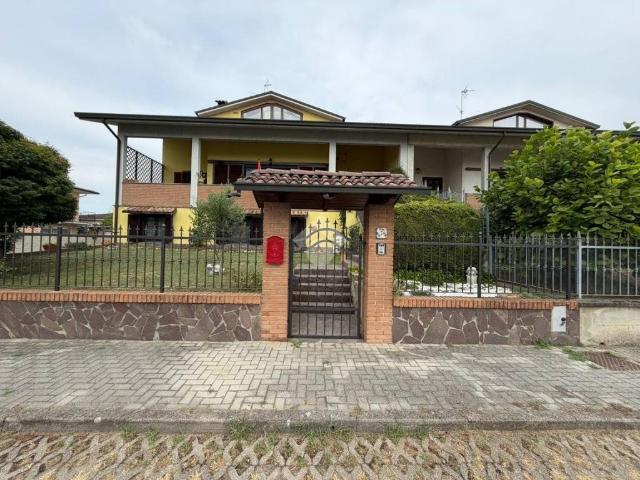 Villa in vendita a Castelletto di Branduzzo PV