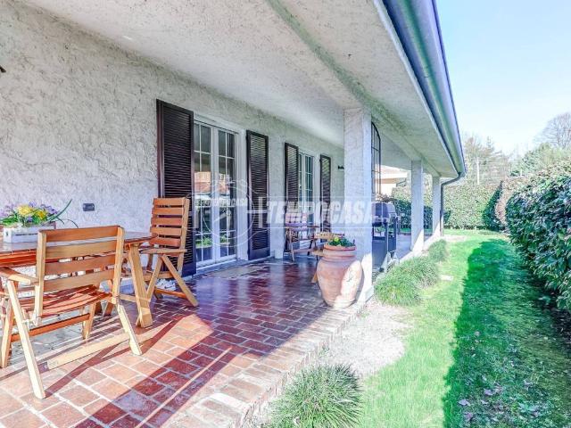 Villa in vendita a Castelletto Sopra Ticino NO