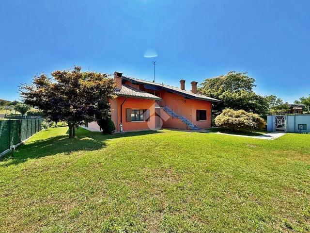 Villa in vendita a Castelletto Sopra Ticino NO