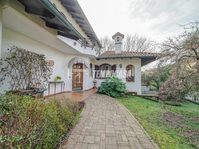 Villa in vendita a Castelletto Sopra Ticino NO