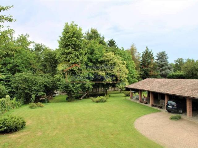 Villa in vendita a Castelletto Sopra Ticino NO