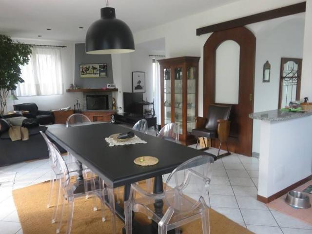 Villa in vendita a Castelletto Sopra Ticino NO