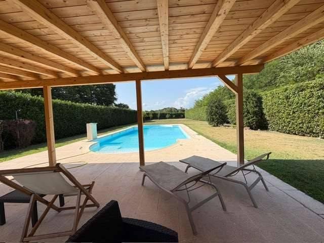 Villa in vendita a Castelletto Sopra Ticino NO