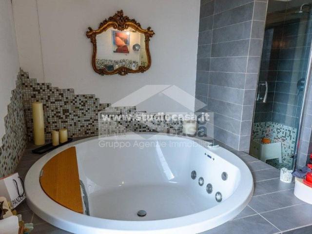 Villa in vendita a Castelleone CR