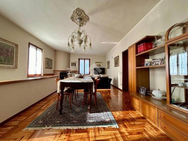 Villa in vendita a Castelleone CR