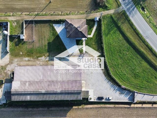 Villa in vendita a Castelleone CR