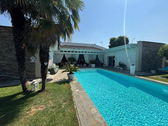 Villa in vendita a Castelleone CR
