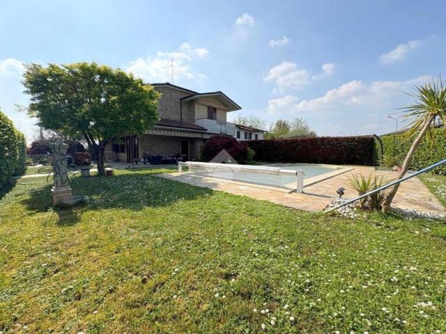 Villa in vendita a Castelli Calepio BG