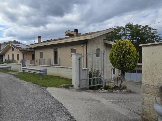 Villa in vendita a Castelli TE