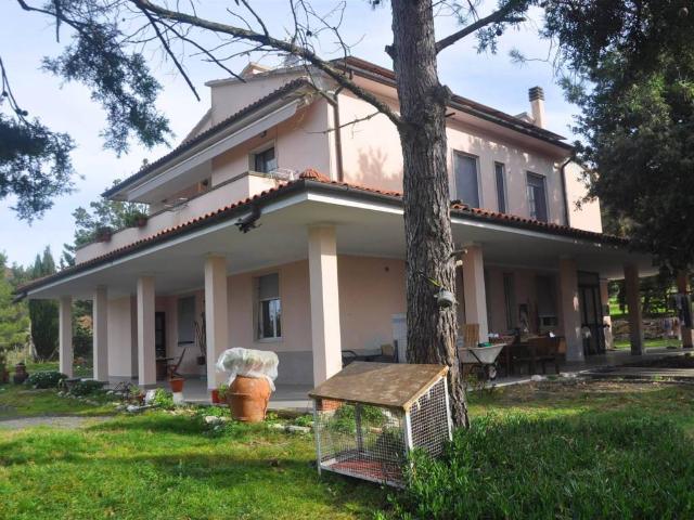Villa in vendita a Castellina Marittima PI