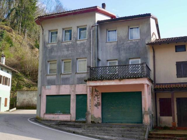 Villa in vendita a Castelnovo del Friuli PN