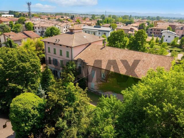 Villa in vendita a Castelnovo Di Sotto