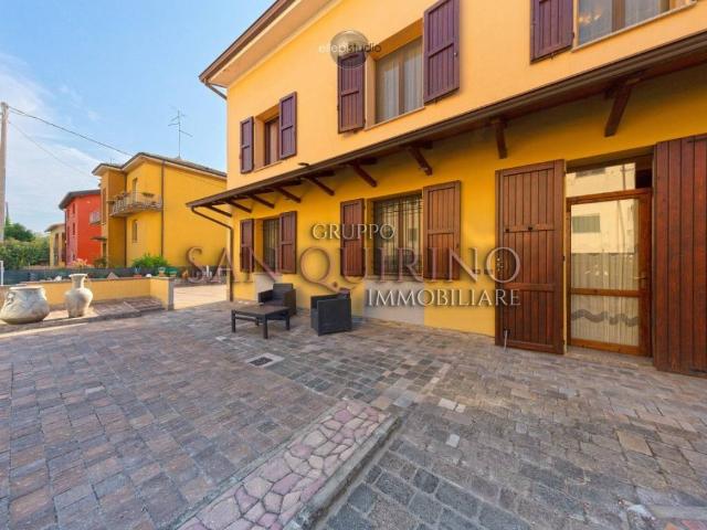 Villa in vendita a Castelnovo di Sotto RE