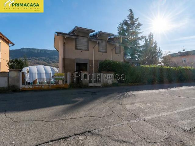 Villa in vendita a Castelnovo Ne' Monti RE