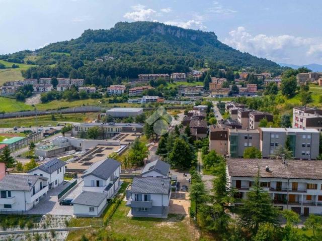 Villa in vendita a Castelnovo Ne' Monti RE