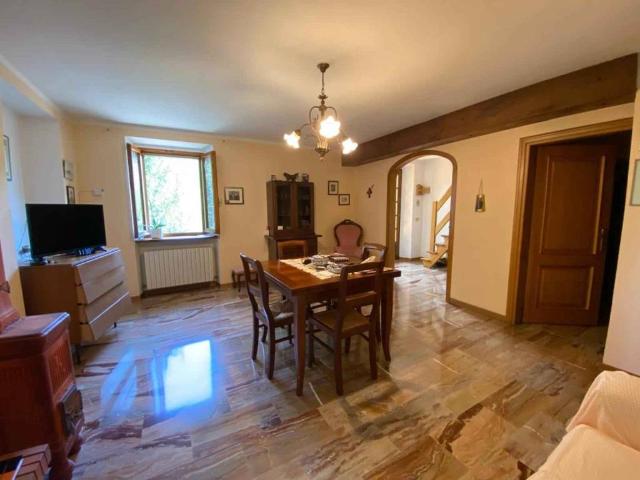 Villa in vendita a Castelnovo Ne' Monti RE