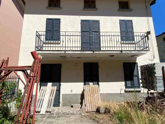 Villa in vendita a Castelnovo Ne' Monti RE