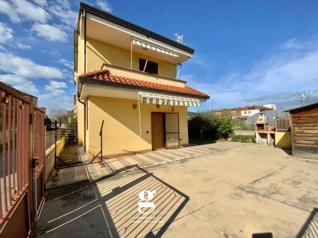 Villa in vendita a Castelnuovo Cilento SA