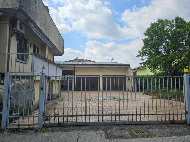 Villa in vendita a Castelnuovo Bocca d'Adda LO