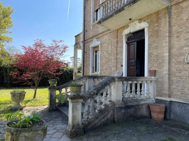 Villa in vendita a Castelnuovo Belbo AT