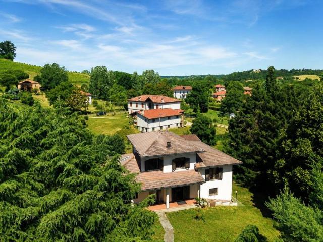 Villa in vendita a Castelnuovo Belbo AT