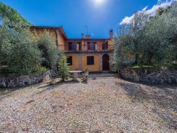 Villa in vendita a Castelnuovo Berardenga SI