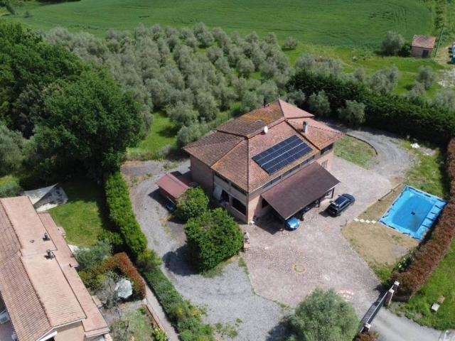 Villa in vendita a Castelnuovo Berardenga SI