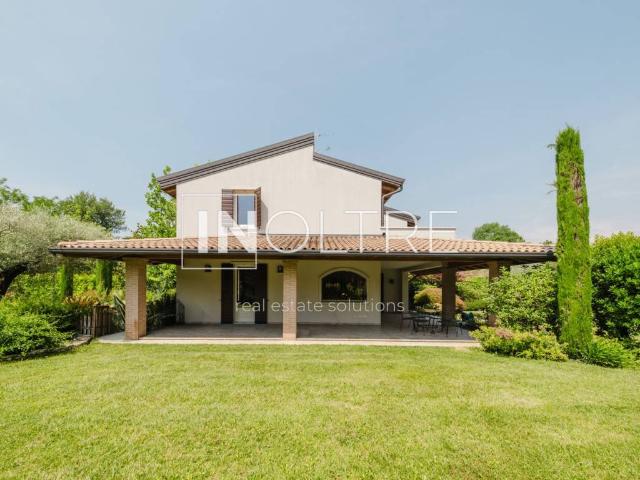 Villa in vendita a Castelnuovo del Garda VR