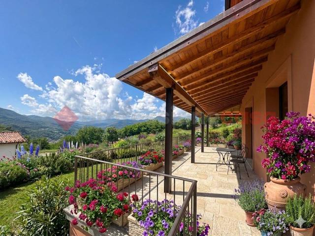 Villa in vendita a Castelnuovo Di Garfagnana