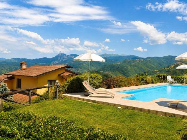 Villa in vendita a Castelnuovo di Garfagnana