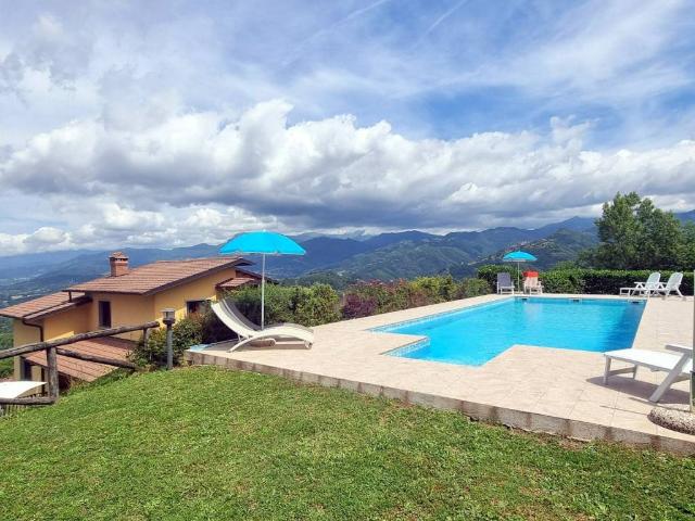 Villa in vendita a Castelnuovo di Garfagnana LU