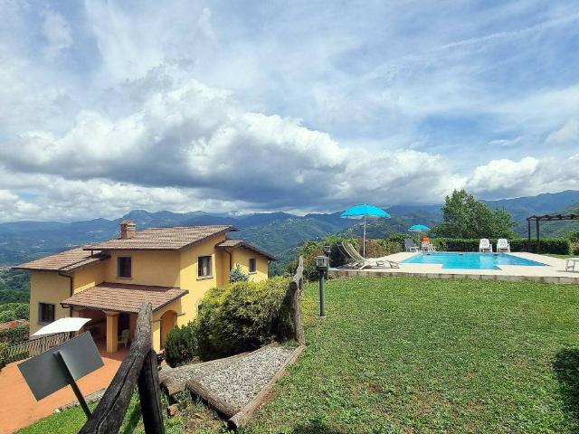 Villa in vendita a Castelnuovo di Garfagnana LU
