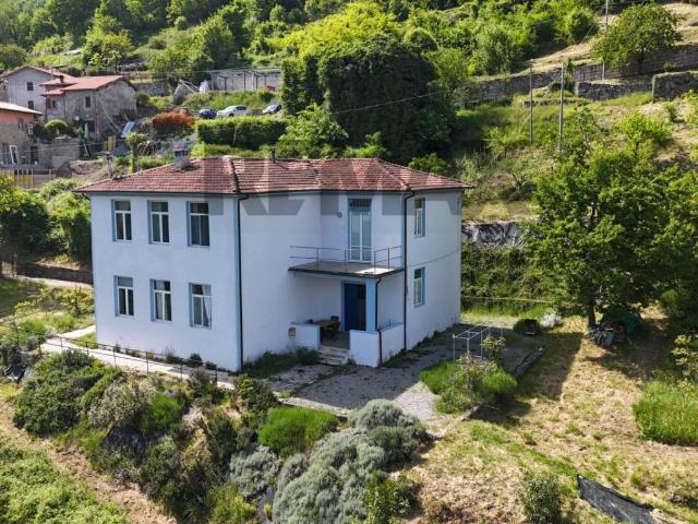 Villa in vendita a Castelnuovo di Garfagnana LU