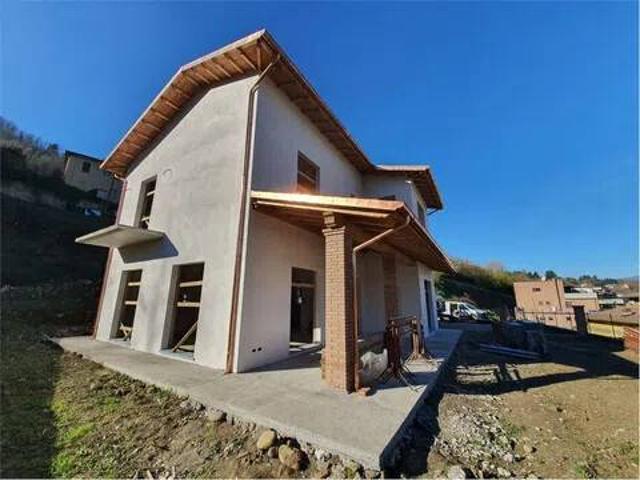 Villa in vendita a Castelnuovo di Garfagnana LU