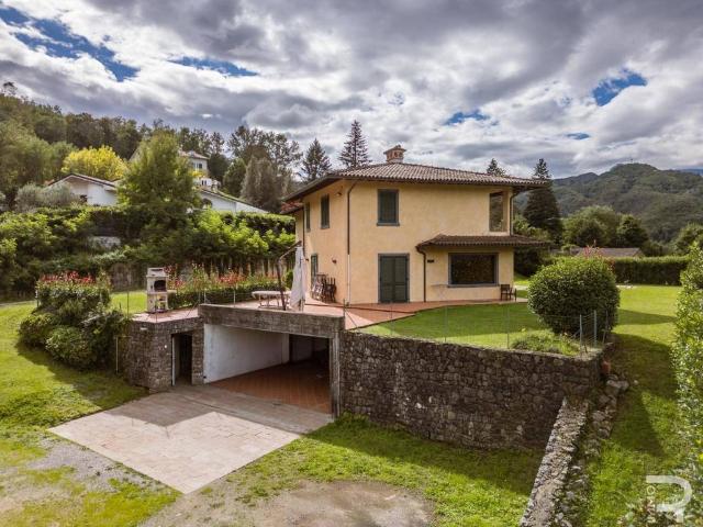 Villa in vendita a Castelnuovo di Garfagnana LU