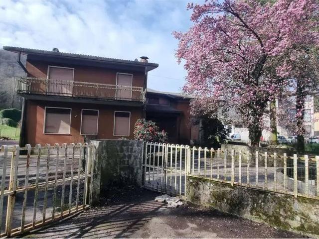 Villa in vendita a Castelnuovo di Garfagnana LU